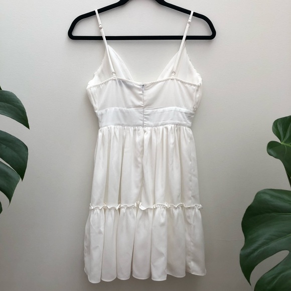 Pretty Little Thing White Dress low V-neck skater - Picture 7 of 8